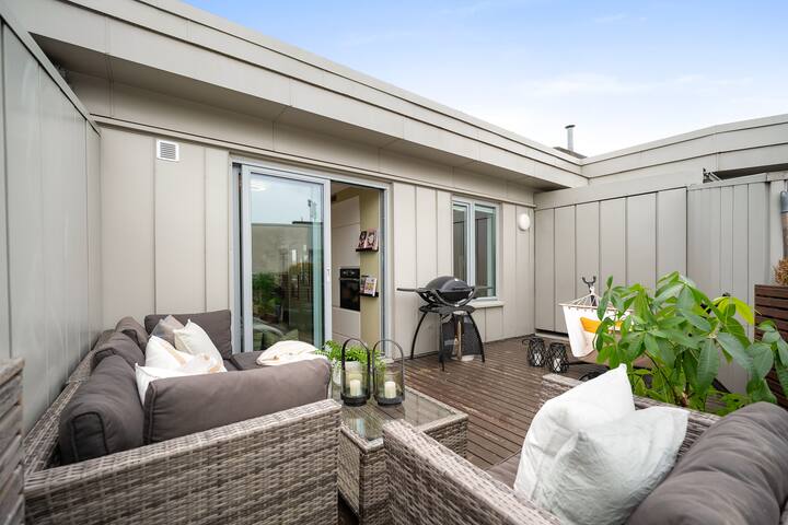 Penthouse with private rooftop gallery image 5