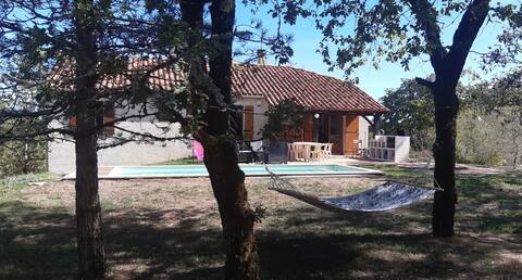 Piscine, cuisine ext, billard