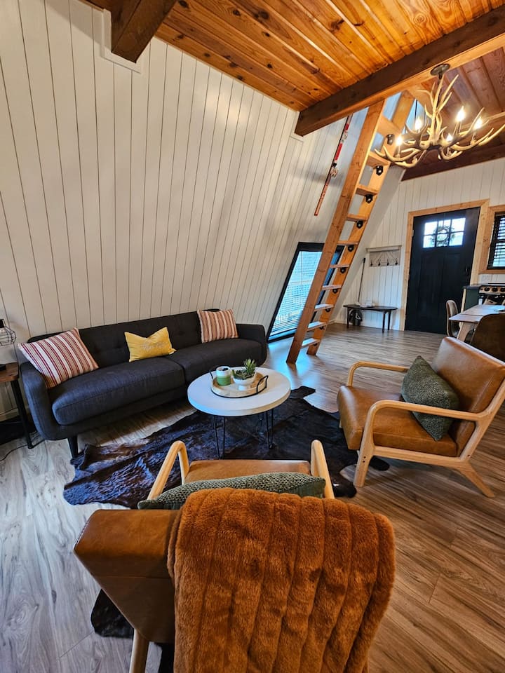 Twin T ~ A Frame Cabin In Pigeon Forge - Pigeon Forge, TN