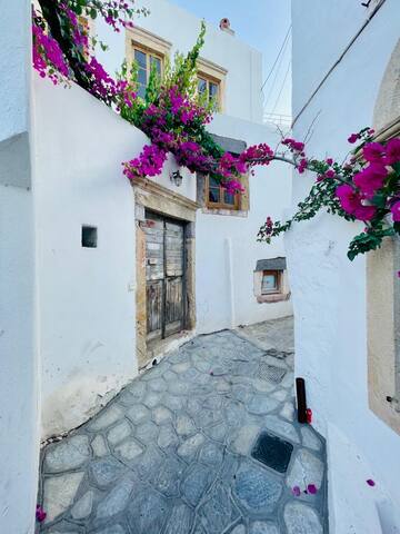 Amazing house in the heart of Skala, Patmos gallery image 2