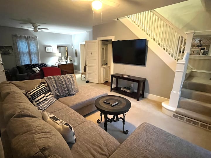 客厅，是小睡或看电影的好去处。