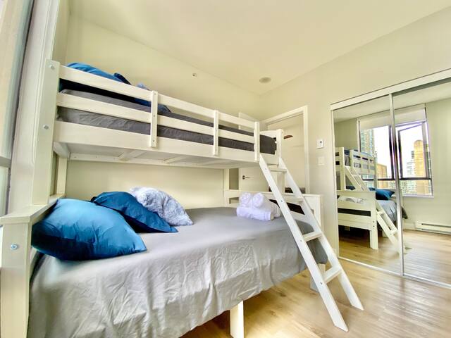 Stylish two bedroom condo with free parking gallery image 5