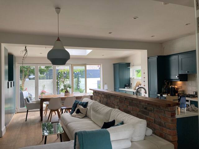 Cosy Home by the Sea gallery image 4