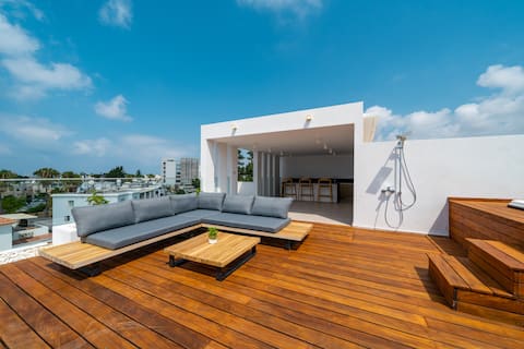 Silver Park Penthouse with Sea view, Jacuzzi