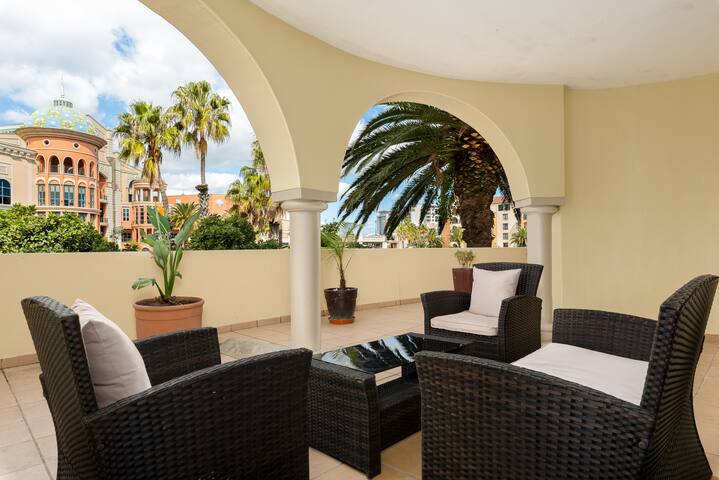 Tranquil Oasis in Century City:Urban Retreat gallery image 3