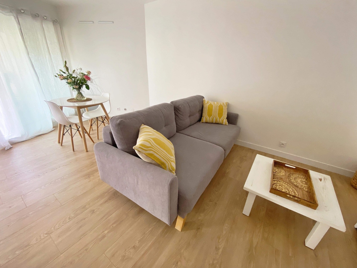 Leistungsstarkes Airbnb: Cozy apartment close to the city center in Hyères