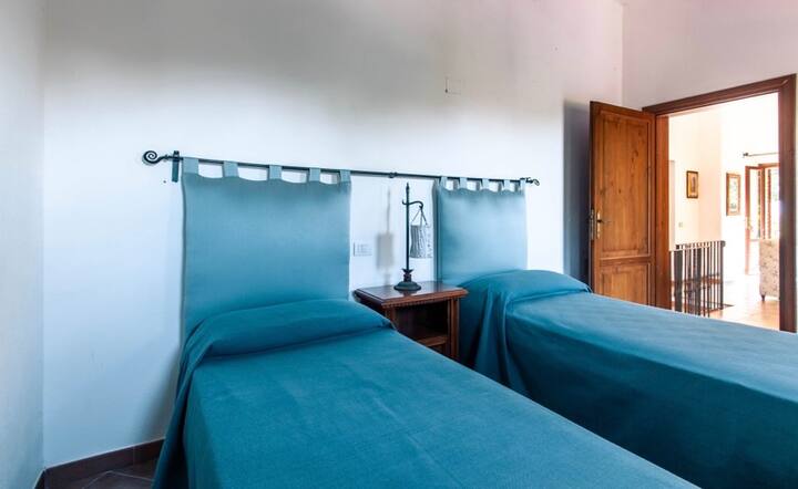 غرفة النوم 2