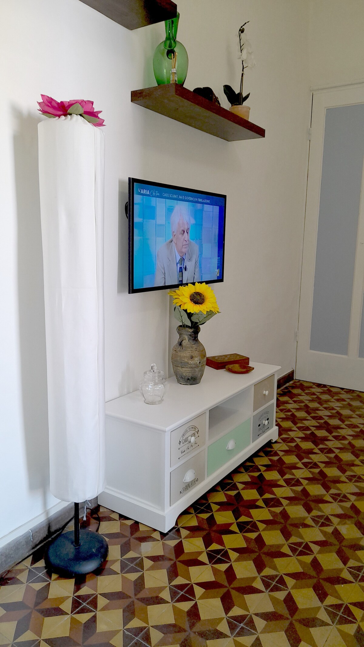 غرفة المعيشة - تلفزيون ذكي