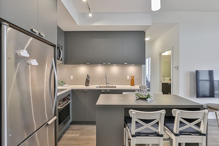 Cityview 2 br/2 bath at Fairview Mall