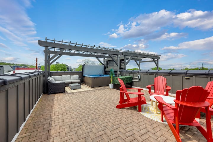 Two Townhomes | Double the Fun for Large Groups!