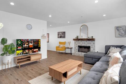 Boho hidden gem Near DTLA 3b2.5b 2 Car garage