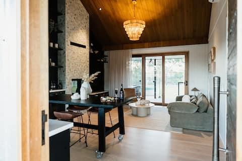Harry's on Moodemere - Luxury 1 BR Vineyard Villa