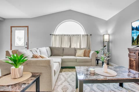 South Buffalo Pad 2 Bedroom 1 Bath Apt (Sleeps 4)