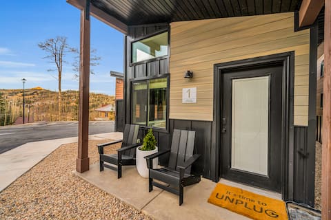 Unplug Tiny Cabin #1