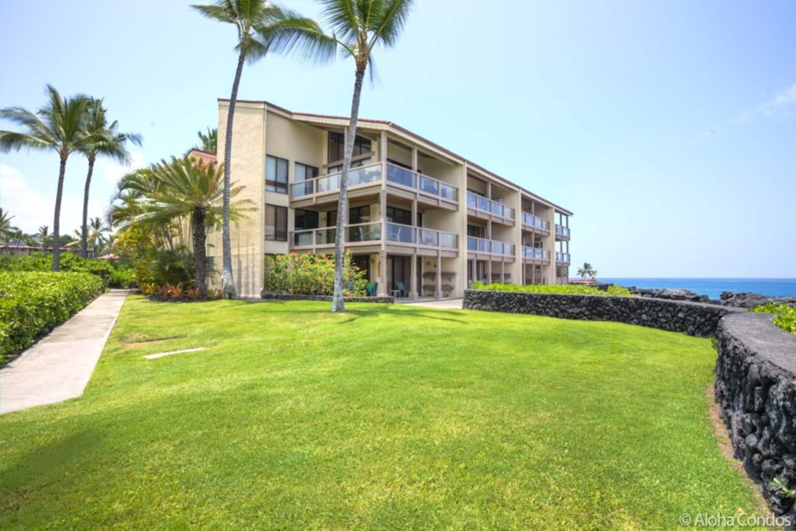 Relax! Surfing & Racquet Club 5-201 - Image 28