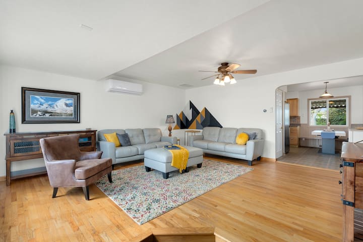 Central Retreat With Covered Patio & Yard - Longmont, CO