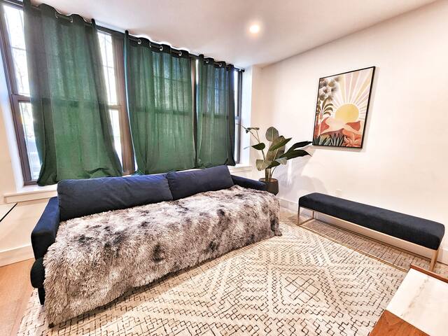 Elegant silent Apartment East Village