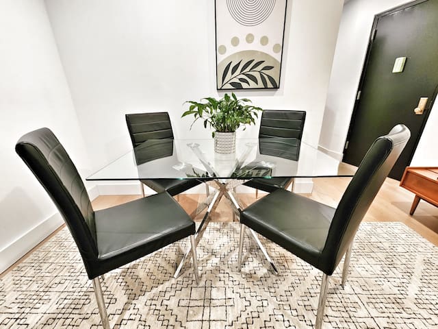 Elegant silent Apartment East Village gallery image 2