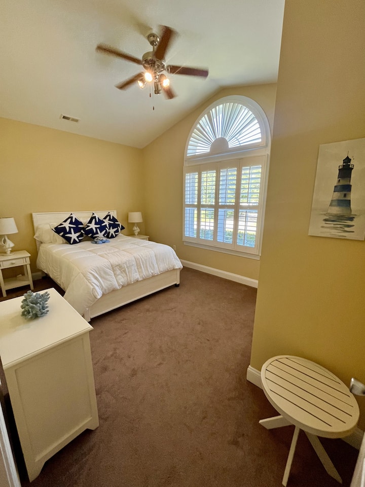 მე-2 საძინებელი (152 × 203 სმ)