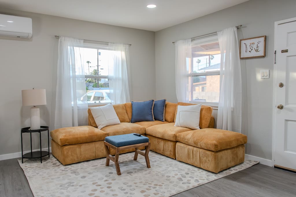 Airbnb Cozy, Private &Safe 3Bed Home - 2 min from DTR&UCR