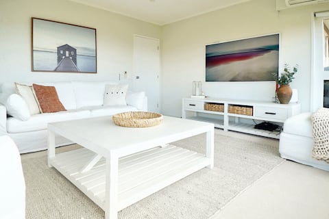 Views & Short Walk To Beach