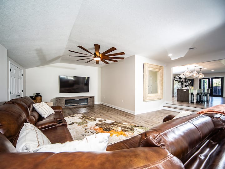 Private 5-acre Estate|4br Sleeps 10|20 Min Kci - Liberty, MO