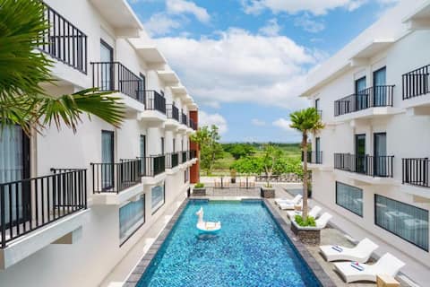 Bypass BIL Airport Lombok 8Deluxe Breakfast Pool