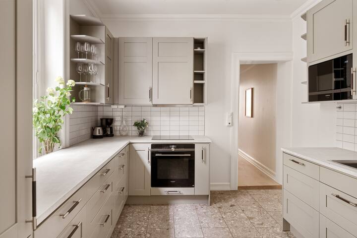 Easy check-in & Unbeatable location – New in 2024 gallery image 3