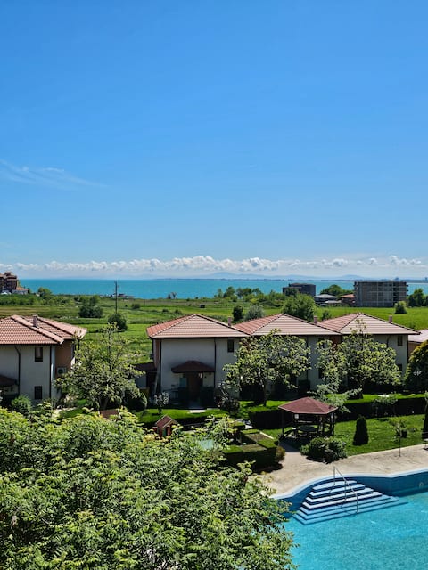 Three-room apartment with sea view