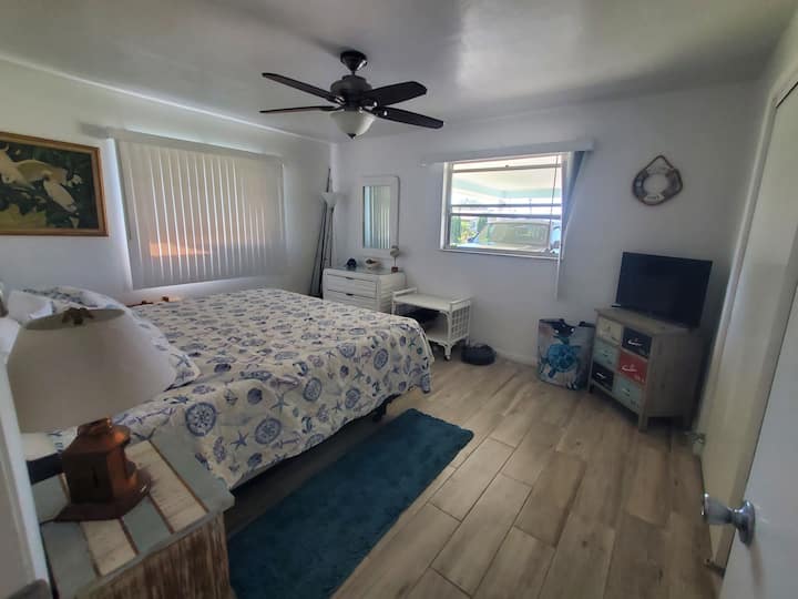 Სასტუმრო საძინებელი 193 × 203 სმ ზომის საწოლით