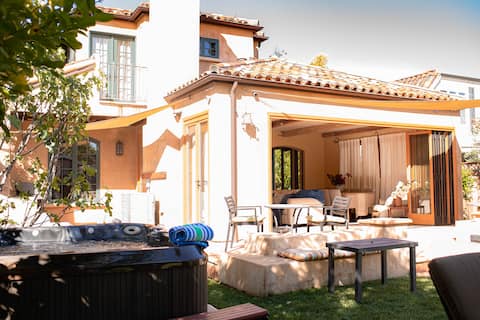 Stanford Retreat 4BR Jacuzzi BBQ