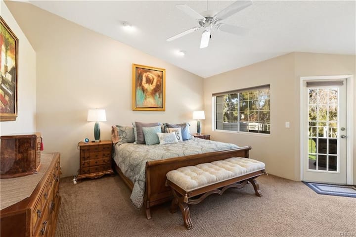 Მთავარი საძინებელი საკუთარი აივნით