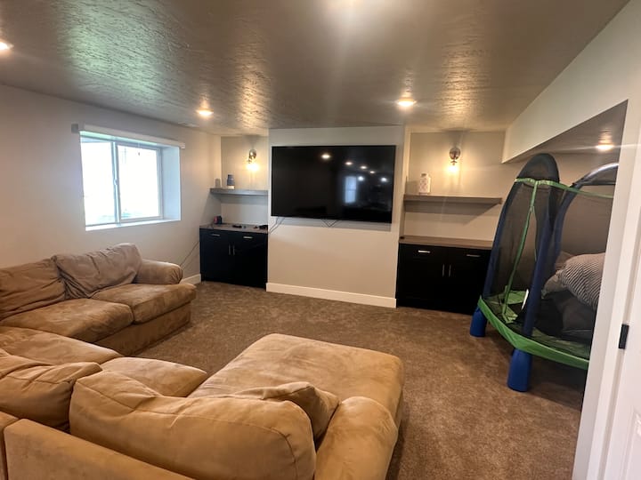 Beautiful New Basement Apt.! - Ogden, UT