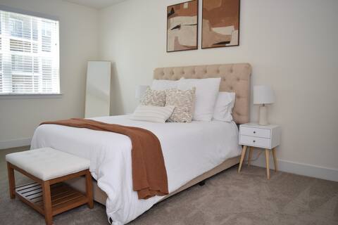 Modern condo, close by Ripken stadium