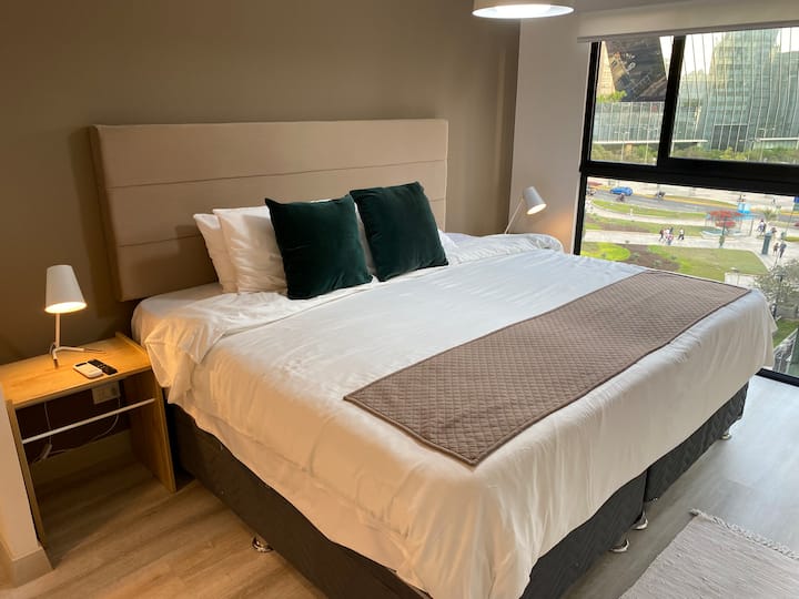 San Isidro Moderno: 2br + Rooftop - Lima
