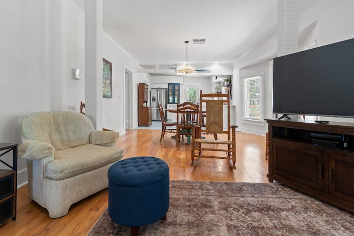 Freshly Renovated 1925 Bungalow - Tarpon Springs, FL
