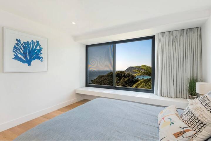 Whale beach opulent experience gallery image 4