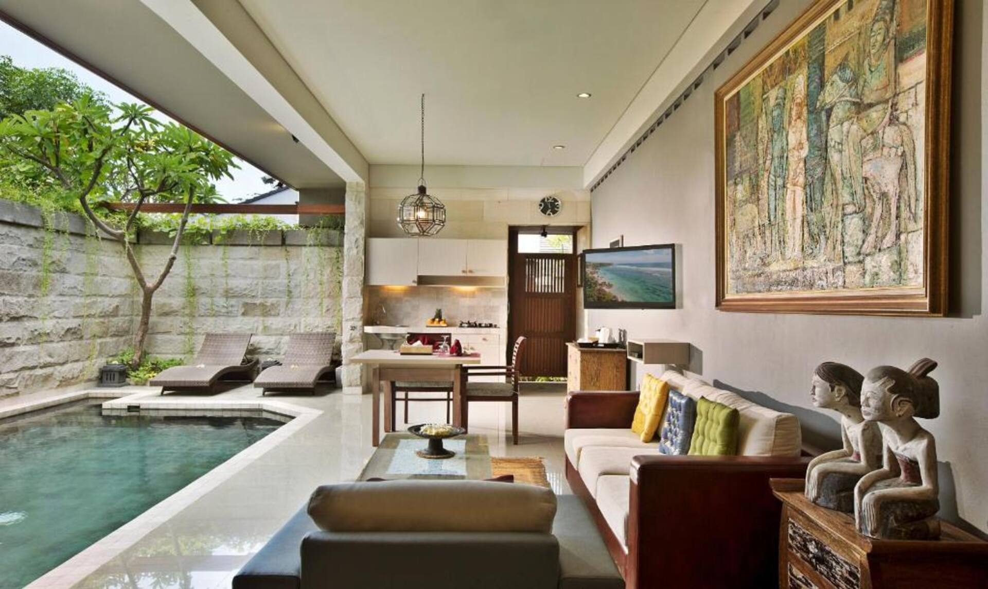 Majestic Poolside Haven 1 Bedroom Private Villa in Nusa Dua 3