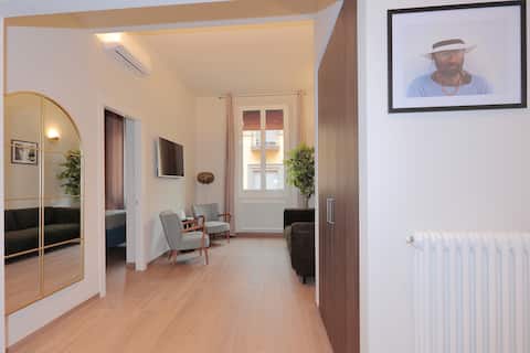 Top Airbnb: Luxury 3BR • San Petronio View • Downtown in Bologna