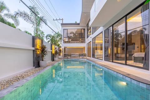 Natcha Village 5Bed Pool Villa/New 5bd 6bath Pool Villa in Downtown Pattaya