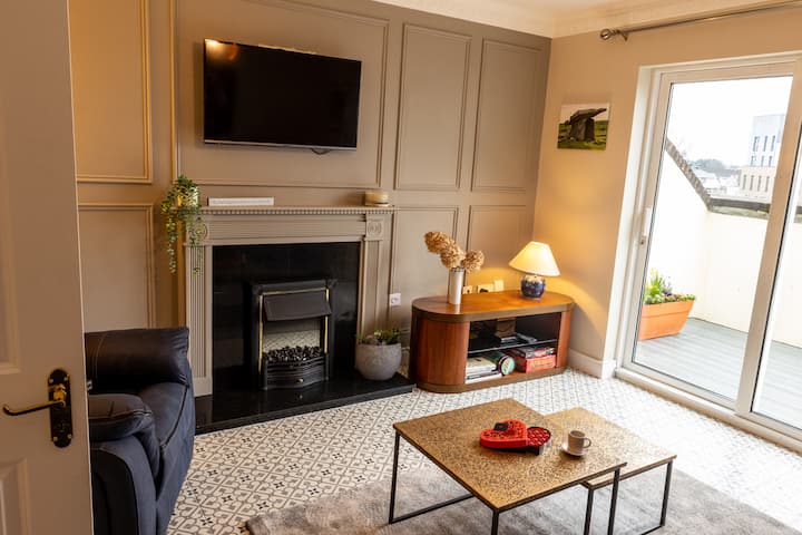 Sarah’s Home Away From Home - Luxury Apartment - Ennis