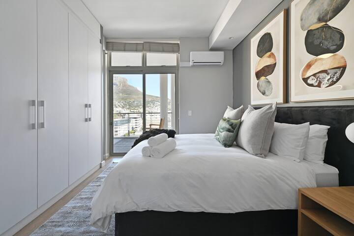 2-BR Gem with City & Table Mountain Views! gallery image 4