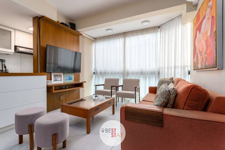 Apartamento com Duas Suites 2 Min Andando Arpoador