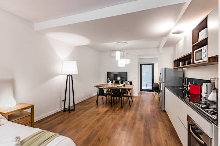 Monoambiente amoblado con balcón y patio en Palermo Soho