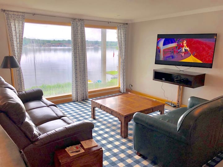 5 Br Lakefront Home With 100' Of Frontage & A Dock - Conneaut Lake, PA