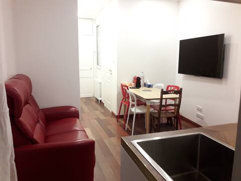 10 minutes from Paris, Pretty, Calm and Cosy