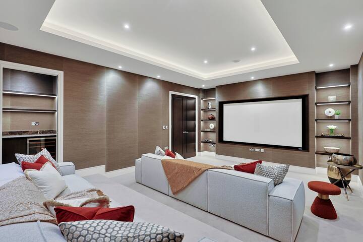 Luxe Mews Home w Cinema Room – South Kensington gallery image 3