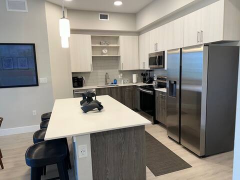 Stylish 2 BD/2 BA Apartment!