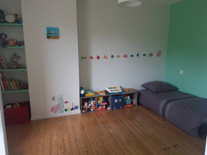 Slaapkamer met 90X190 opvouwbaar bed voor kind