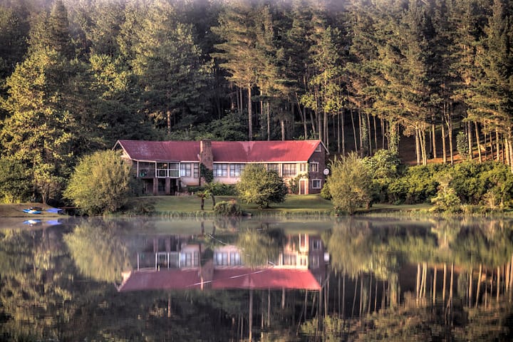 Pavetta Water's Edge House